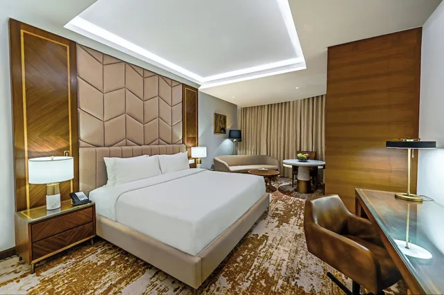 غرفة ديلوكس بسرير كينج، Movenpick Hotel Centaurus 4/9