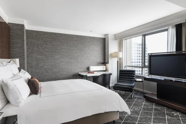جناح تنفيذي بسرير كينج، Swissotel Sydney 3/5
