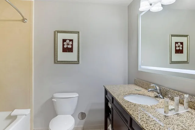 جناح ديلوكس بسريرين كوين بغرفة نوم واحدة مع أريكة، Country Inn and Suites By Radisson Ashland Hanover VA 4/5