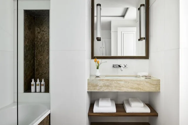 جناح سيغنتشر جونيور بسرير كوين مع سرير إضافي، Tivoli Avenida Liberdade the Leading Hotels of the World 4/5