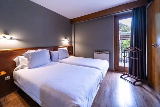 شقة بثلاثة أسرّة بغرفتي نوم مع أريكة، Anyos Park Apartamentos 4/7