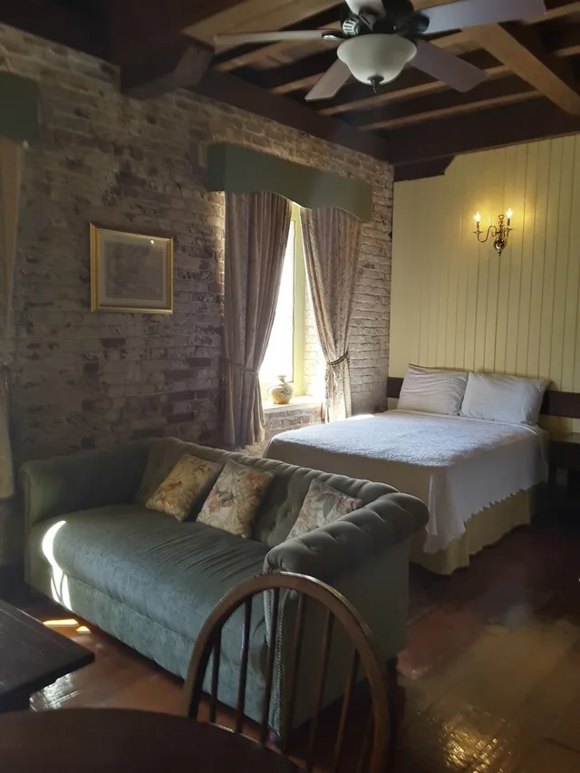 Contemporary, Suite, King Bed، Copper and Lumber Store Hotel Boutique 2/9