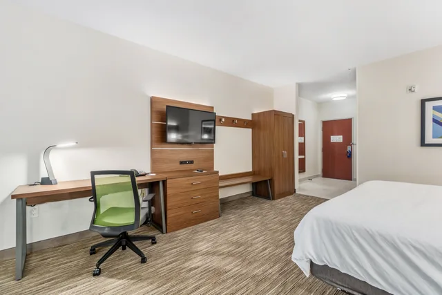 غرفة ديلوكس بسرير كينج لذوي الإعاقة، Holiday Inn Express Hotel And Suites Van Buren Ft Smith Area 5/9