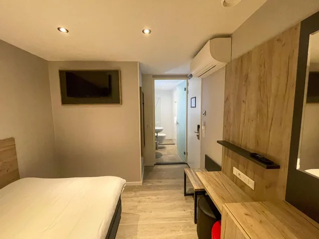 Budget, Double Bed, No Window، HOTEL JOY 5/7