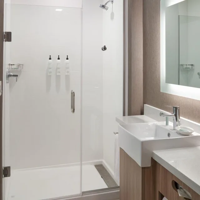 جناح بسريرين كوين مع سرير سحّاب إضافي مع أريكة لذوي الإعاقة، SpringHill Suites by Marriott Winter Park 4/7