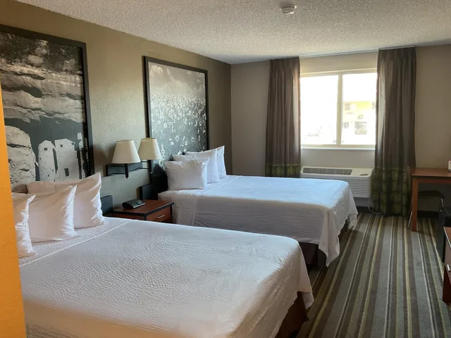 غرفة بسريرين كوين، Super 8 by Wyndham Colorado Springs Airport 3/9