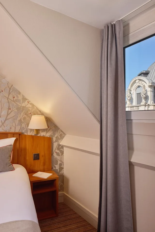 غرفة كومفورت بسرير كوين، TIMHOTEL LE LOUVRE 8/10