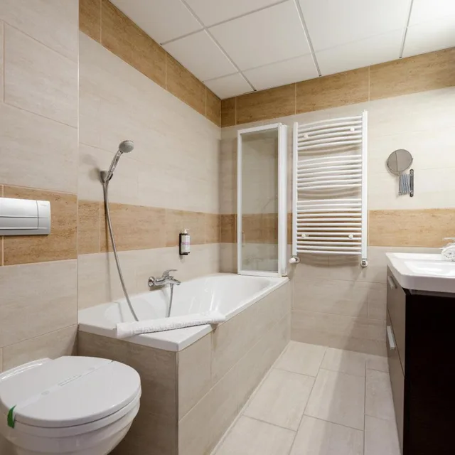 Suite, Garzon Plaza 3/5