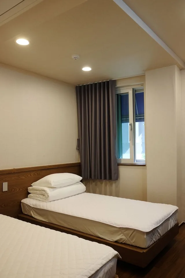غرفة بسريرين منفصلين، Soo Song Guest House 1/10