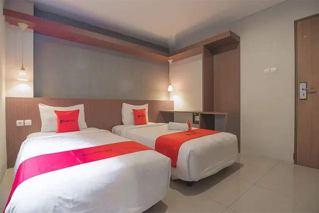 Reddoorz, Deluxe, Twin Beds، RedDoorz @ Dago Pojok 3 1/4