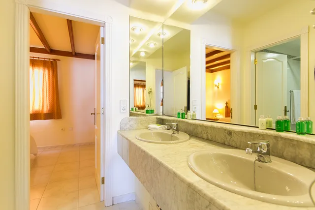 غرفة سوبيريور بغرفة نوم واحدة، Sands Beach Resort 2/2