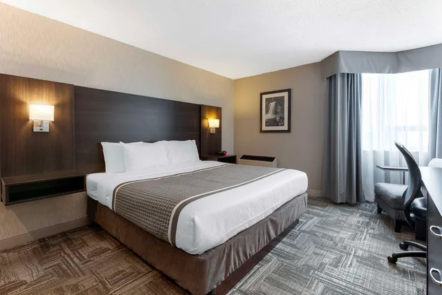 Tower, King Bed, Best Western Milton 1/3