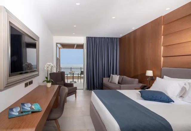 Signature, Bungalow, Double Bed, Sea Front, Nana Golden Beach 1/4
