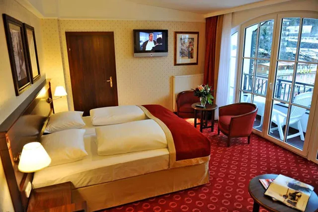 Economy, Twin Beds, Hotel Salzburger Hof 1/7