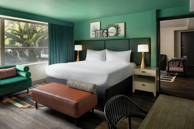 غرفة تنفيذية بسرير كينج، Hotel Tonnelle New Orleans, A Tribute Portfolio Hotel By Marriott 2/4