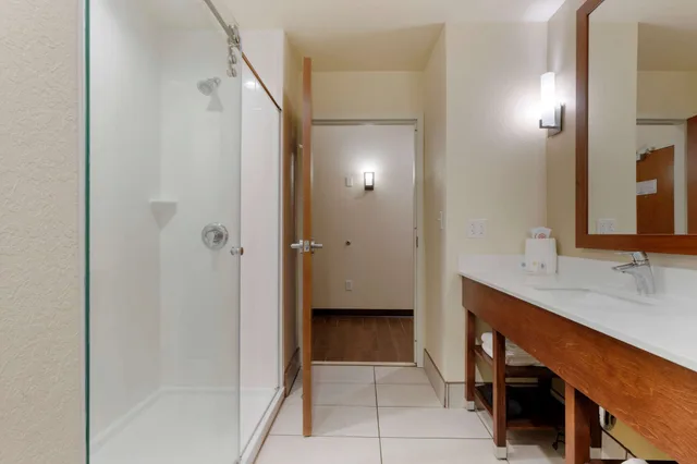 جناح بسرير كينج مع أريكة، Comfort Suites Piedmont - Greenville South 3/3