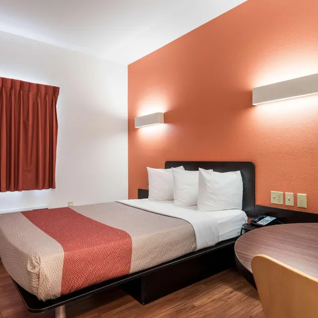 1 Full Bed - Non-Smoking، Motel6 Wilkes Barre, PA - Arena 1/10