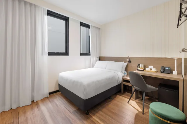 Standard, Double Bed, Accessible, Best Western Queen Victoria Market Hotel 2/3