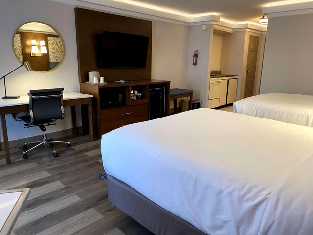 جناح بسريرين كوين، The Westfield Inn, BW Signature Collection 8/10