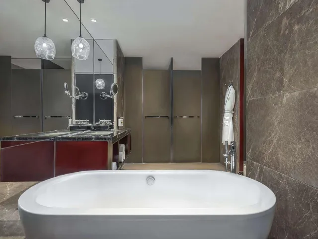 غرفة تنفيذية بسرير كينج بإطلالة مع دخول الصالة، Pullman Guangzhou Baiyun Airport Hotel 8/8