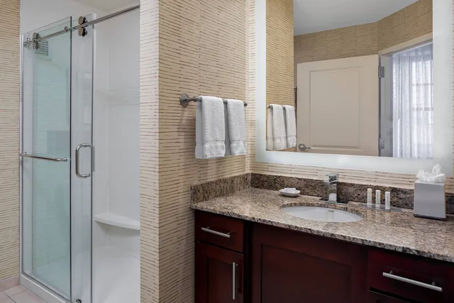 جناح بسريرين مزدوجين بإطلالة على النهر بغرفتي نوم، Residence Inn by Marriott Cincinnati Downtown/The Phelps 3/4