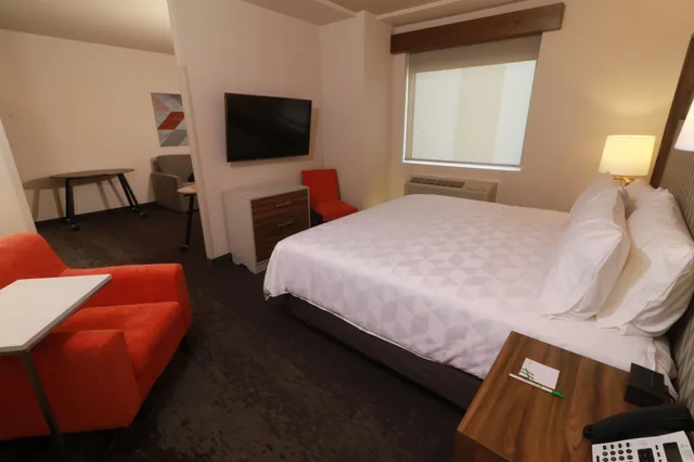 Prime, Suite، Holiday Inn And Suites Monterrey Apodaca Zona Airport 1/3