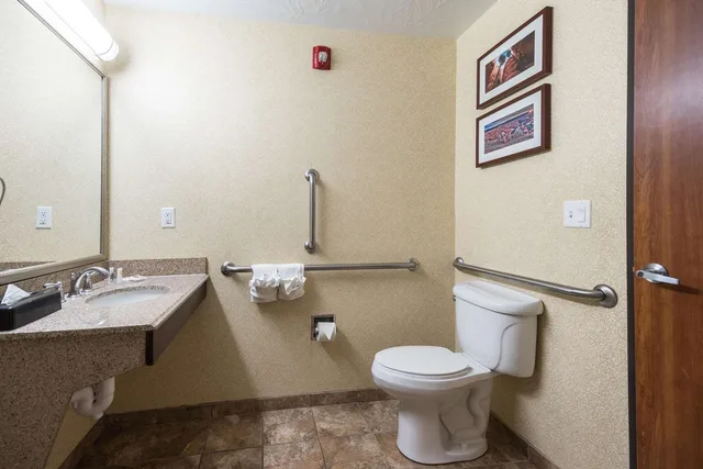 غرفة بسريرين كوين لذوي الإعاقة، Comfort Inn & Suites Cedar City South, UT 4/4