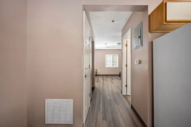 جناح بسرير كوين، Affordable Suites 5/5