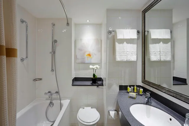 Superior, Executive, King Bed, London Marriott Hotel Marble Arch 9/9