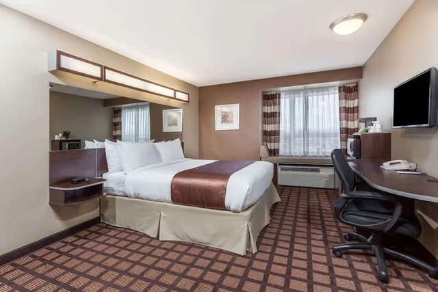 غرفة قياسية بسرير كوين لذوي الإعاقة، Microtel Inn Suites By Wyndham Timmins 3/10