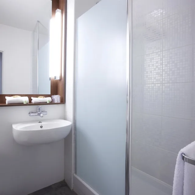 Next Generation, 3 Beds، CAMPANILE LYON CENTRE - GARE PART DIEU 10/10