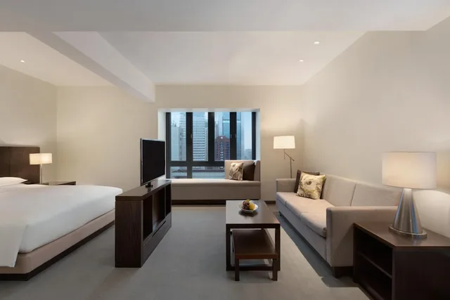 Specialty, King Bed, Sofa، Hyatt Place Shenzhen Dongmen 2/5