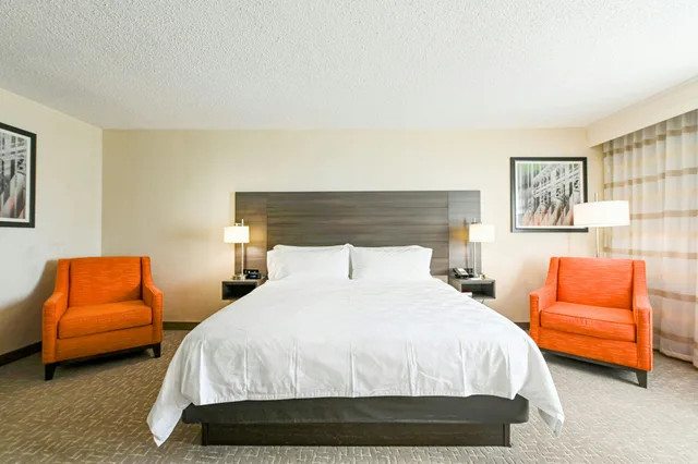 غرفة بسرير كينج، Holiday Inn Charlottesville-Univ Area 7/10