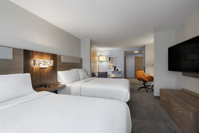 غرفة قياسية بسريرين كوين لذوي الإعاقة، Holiday Inn Express Savannah Airport Ex Comfort Suites 1/3