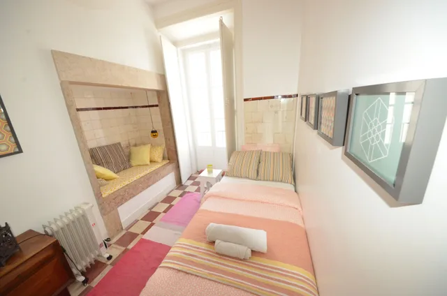 Bright, Single, Shared Bathroom، The Color Hostel 11/17