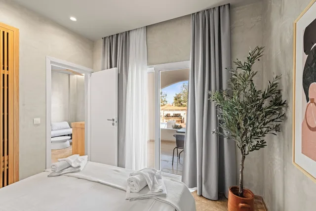 جناح جونيور بسرير كوين مع أريكة، Nikos Apartments 1/2