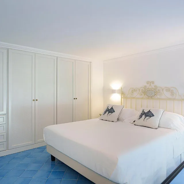 Junior Suite, Garden View, Continental Mare 1/10
