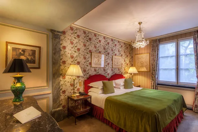 جناح بسرير مزدوج، Duc De Saint-Simon 8/10