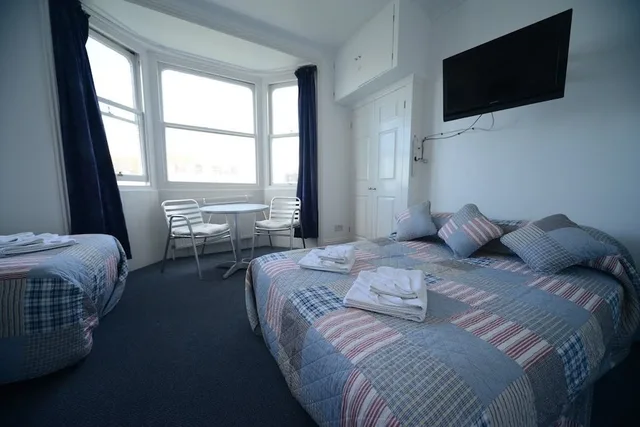 Family, 3 Beds, Marine View 1/10