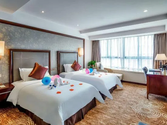 غرفة بسريرين منفصلين بإطلالة على الجبل، Grand Hotel Zhangjiajie 1/1