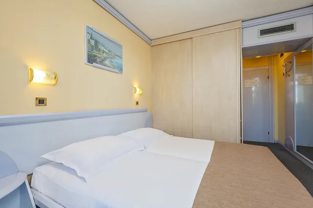 Classic, Single, Balcony, Park Side، Hotel Plavi Plava Laguna 1/3