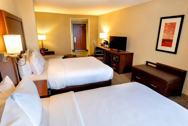 جناح بسريرين كوين مع أريكة، Comfort Suites Goodyear West Phoenix 2/5