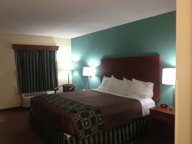 غرفة قياسية بسرير كوين للمدخنين، Surestay Hotel By Best Western Bowling Green North 4/7