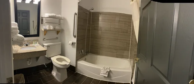 غرفة بسرير كوين مع أريكة لذوي الإعاقة، Quality Inn Mauston I-90 7/9