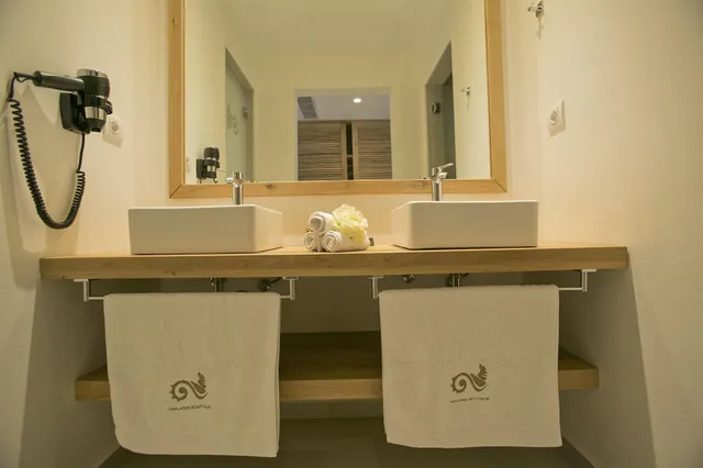 غرفة جونيور بإطلالة على البحر بغرفة نوم واحدة، Thalassa Boutique Hotel 5/5