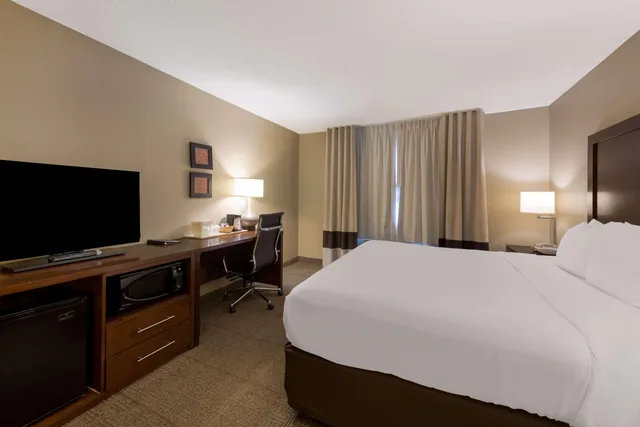 جناح بسرير كينج لذوي الإعاقة، Comfort Inn Wichita East 3/5