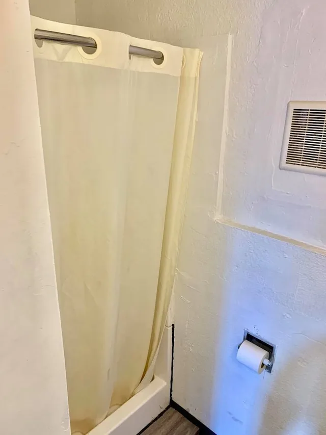 غرفة اقتصادية بسرير كوين بإطلالة على المدينة، Mustang Motel 4/4