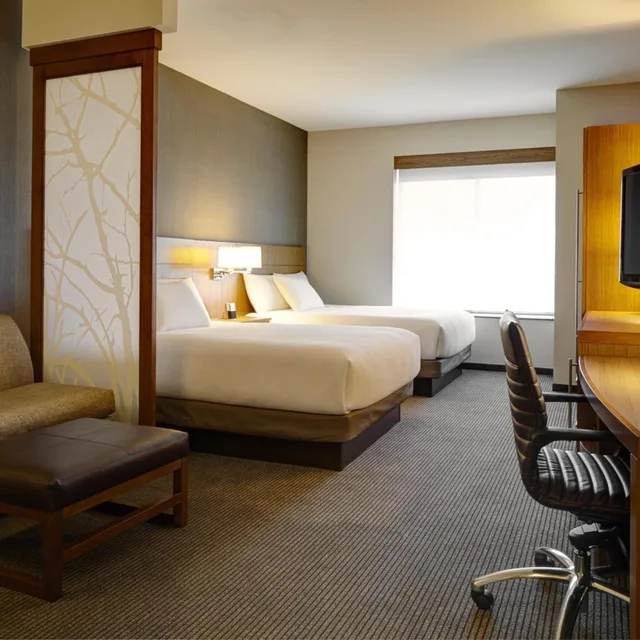 غرفة بسريرين كوين مع أريكة في طابق مرتفع، Hyatt Place Sacramento Roseville 4/5