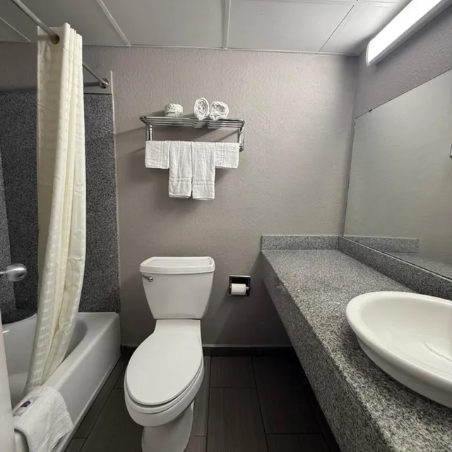 غرفة ديلوكس رباعية للمدخنين، Motel6 Oklahoma City, OK - South 7/10