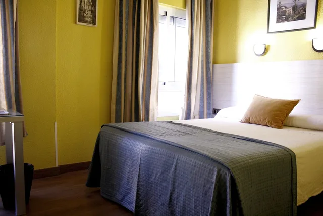 غرفة تقليدية بسرير كوين، Hotel Universal Murcia 6/10